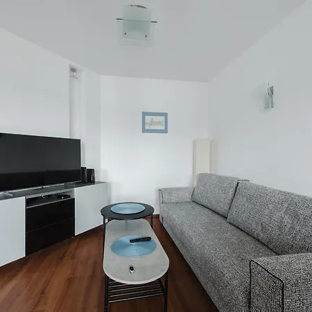 Quiet Charm Apartment *